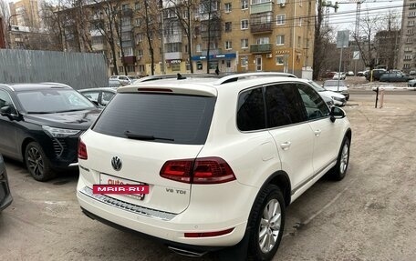 Volkswagen Touareg III, 2011 год, 2 400 000 рублей, 4 фотография