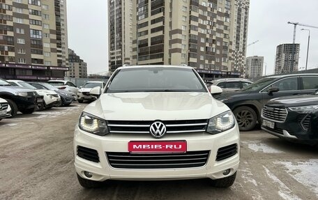 Volkswagen Touareg III, 2011 год, 2 400 000 рублей, 2 фотография