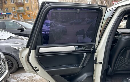 Volkswagen Touareg III, 2011 год, 2 400 000 рублей, 15 фотография