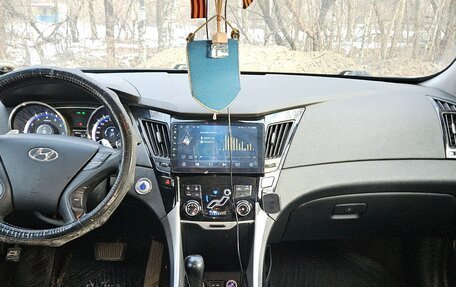 Hyundai Sonata VI, 2011 год, 1 200 000 рублей, 16 фотография