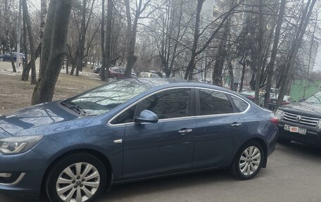 Opel Astra J, 2013 год, 800 000 рублей, 2 фотография