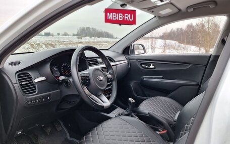 KIA Rio IV, 2018 год, 1 570 000 рублей, 8 фотография