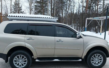 Mitsubishi Pajero Sport II рестайлинг, 2011 год, 1 600 000 рублей, 10 фотография