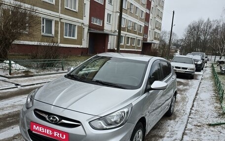 Hyundai Solaris II рестайлинг, 2012 год, 710 000 рублей, 5 фотография