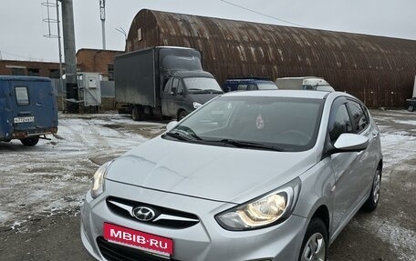 Hyundai Solaris II рестайлинг, 2012 год, 710 000 рублей, 3 фотография