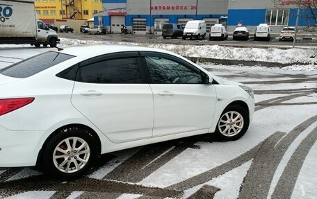 Hyundai Solaris II рестайлинг, 2014 год, 950 000 рублей, 4 фотография