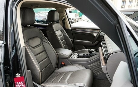 Volkswagen Touareg III, 2019 год, 5 430 000 рублей, 8 фотография