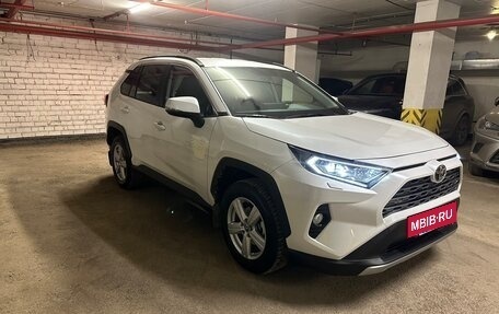 Toyota RAV4, 2021 год, 4 400 000 рублей, 2 фотография