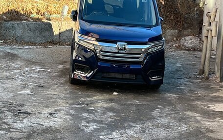 Honda Stepwgn IV, 2019 год, 3 000 000 рублей, 4 фотография