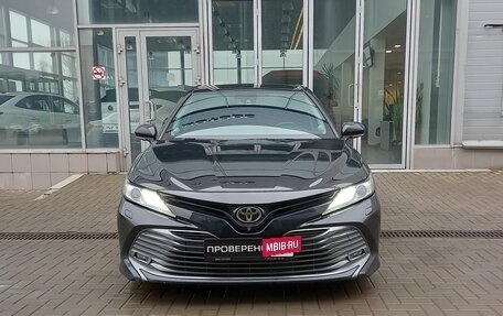 Toyota Camry, 2018 год, 3 250 000 рублей, 2 фотография