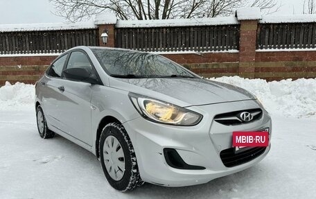 Hyundai Solaris II рестайлинг, 2012 год, 870 000 рублей, 8 фотография