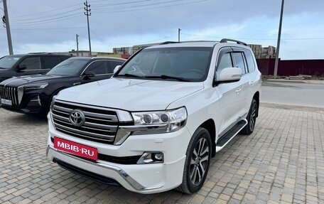 Toyota Land Cruiser 200, 2015 год, 6 200 000 рублей, 2 фотография