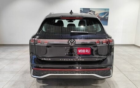 Volkswagen Tiguan, 2024 год, 5 799 000 рублей, 6 фотография