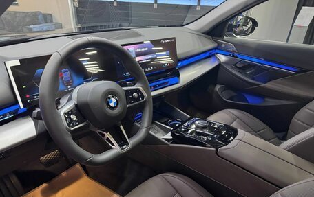 BMW 5 серия, 2024 год, 8 999 999 рублей, 13 фотография