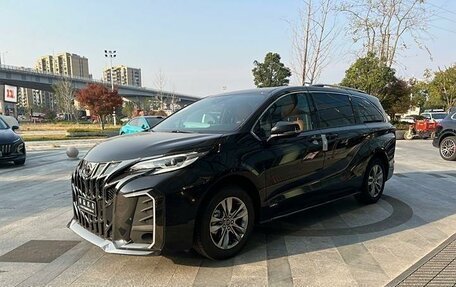 Toyota Sienna, 2024 год, 7 400 000 рублей, 1 фотография