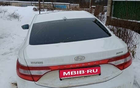 Hyundai Grandeur, 2013 год, 1 000 000 рублей, 2 фотография