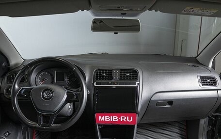 Volkswagen Polo VI (EU Market), 2016 год, 1 056 600 рублей, 7 фотография