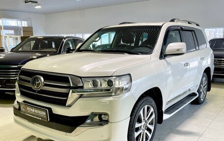 Toyota Land Cruiser 200, 2018 год, 7 000 000 рублей, 4 фотография