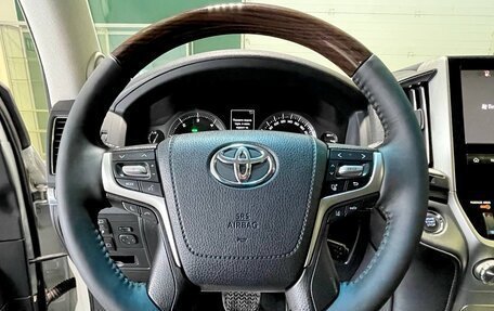 Toyota Land Cruiser 200, 2018 год, 7 000 000 рублей, 19 фотография