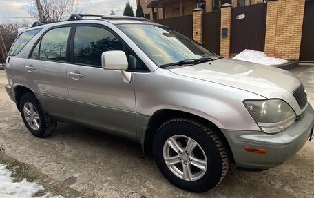 Lexus RX IV рестайлинг, 2000 год, 680 000 рублей, 11 фотография