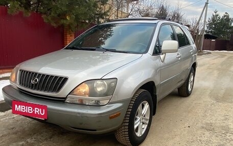 Lexus RX IV рестайлинг, 2000 год, 680 000 рублей, 9 фотография