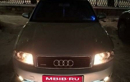 Audi A4, 2004 год, 760 000 рублей, 4 фотография