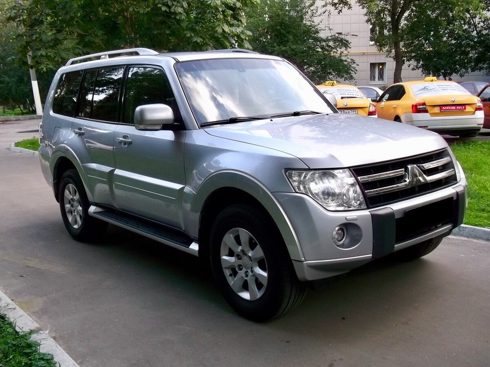 Mitsubishi Pajero IV рестайлинг 1, 2011 год, 430 000 рублей, 1 фотография