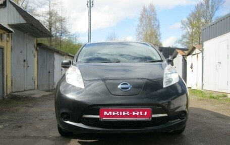 Nissan Leaf I, 2013 год, 750 000 рублей, 2 фотография