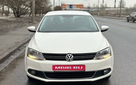 Volkswagen Jetta VI, 2013 год, 835 000 рублей, 2 фотография