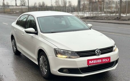 Volkswagen Jetta VI, 2013 год, 835 000 рублей, 3 фотография