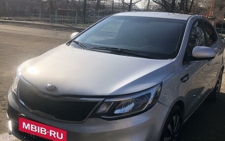 KIA Rio III рестайлинг, 2015 год, 960 000 рублей, 2 фотография