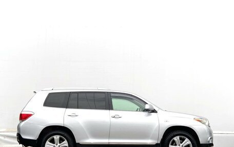 Toyota Highlander III, 2011 год, 2 098 800 рублей, 15 фотография