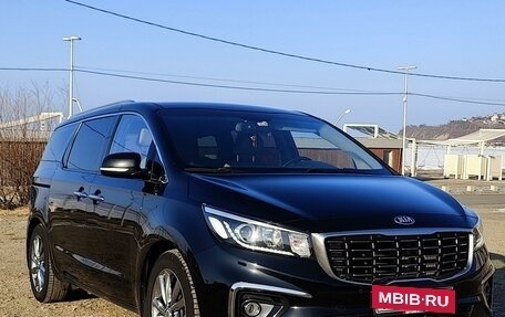 KIA Carnival III, 2019 год, 2 800 000 рублей, 2 фотография