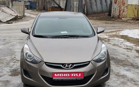 Hyundai Elantra V, 2013 год, 1 000 000 рублей, 1 фотография