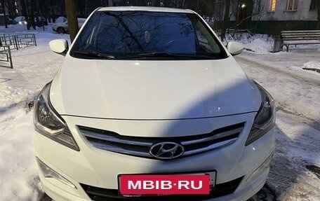 Hyundai Solaris II рестайлинг, 2015 год, 850 000 рублей, 4 фотография