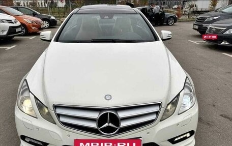 Mercedes-Benz E-Класс, 2011 год, 1 270 000 рублей, 2 фотография