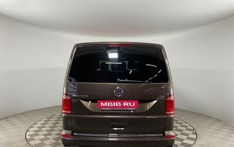 Volkswagen Multivan T6 рестайлинг, 2015 год, 2 995 000 рублей, 5 фотография