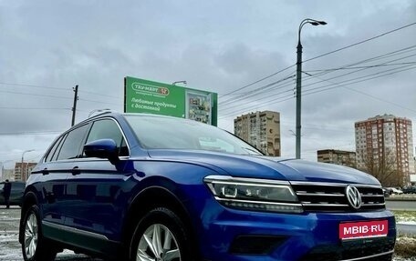 Volkswagen Tiguan II, 2018 год, 2 580 000 рублей, 1 фотография