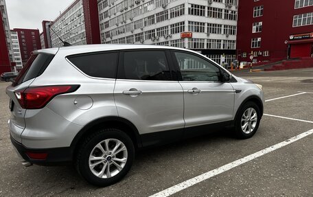 Ford Escape III, 2019 год, 1 800 000 рублей, 2 фотография