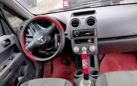 Mitsubishi Colt VI рестайлинг, 2006 год, 200 000 рублей, 6 фотография