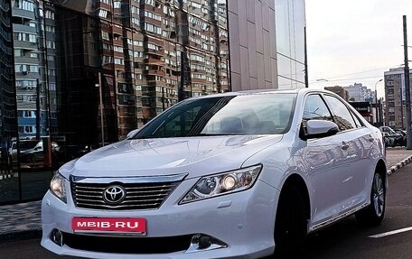 Toyota Camry, 2012 год, 1 850 000 рублей, 2 фотография