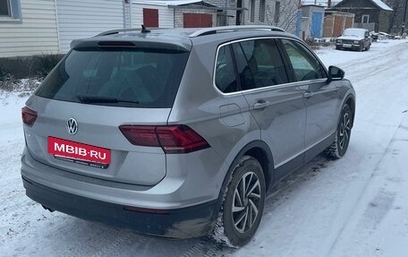 Volkswagen Tiguan II, 2019 год, 1 950 000 рублей, 4 фотография