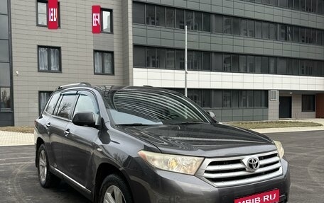 Toyota Highlander III, 2011 год, 2 150 000 рублей, 3 фотография