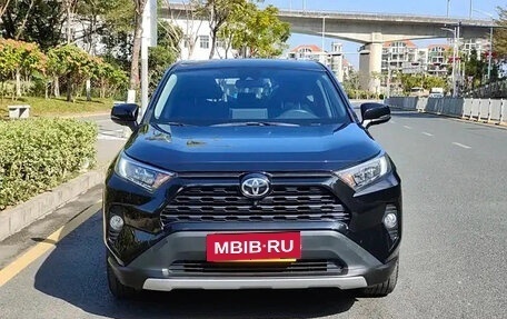 Toyota RAV4, 2022 год, 2 279 000 рублей, 2 фотография