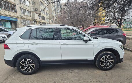 Volkswagen Tiguan II, 2018 год, 3 050 000 рублей, 7 фотография