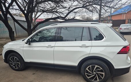 Volkswagen Tiguan II, 2018 год, 3 050 000 рублей, 5 фотография