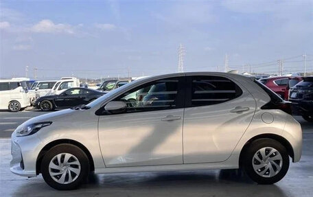 Toyota Yaris, 2023 год, 2 155 000 рублей, 7 фотография