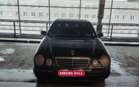 Mercedes-Benz E-Класс, 2001 год, 510 000 рублей, 1 фотография