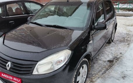 Renault Sandero I, 2013 год, 450 000 рублей, 2 фотография