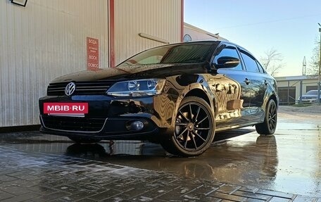 Volkswagen Jetta VI, 2013 год, 1 350 000 рублей, 3 фотография